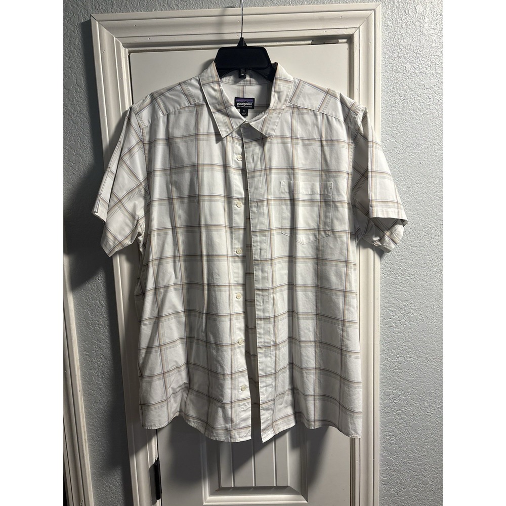 Patagonia Button Down Shirt Mens XL White Plaid Short Sleeve Organic Cotton